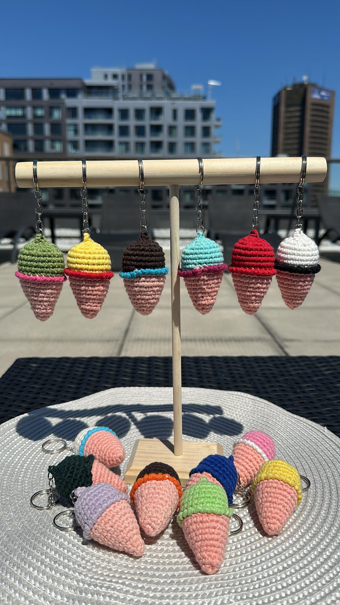 Handmade Crochet Ice Cream Keychain, Cute Cotton Yarn Charm in Assorted Colors, Fun Gift Idea, Small Bag or Key Ring Accessory