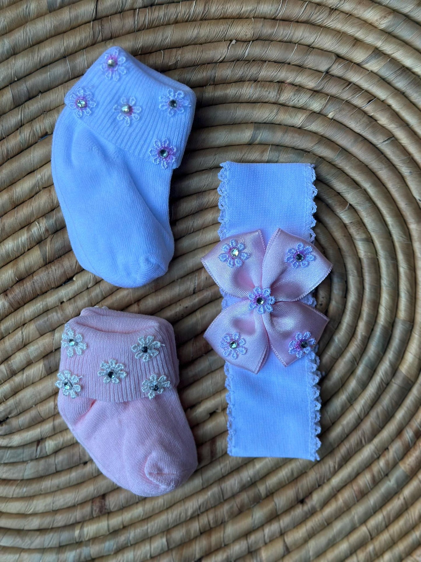 Newborn Baby Gift Set, 5 Piece Soft Cotton Socks and Hairbands, Adorable Handmade Accessories for Baby Girls and Boys