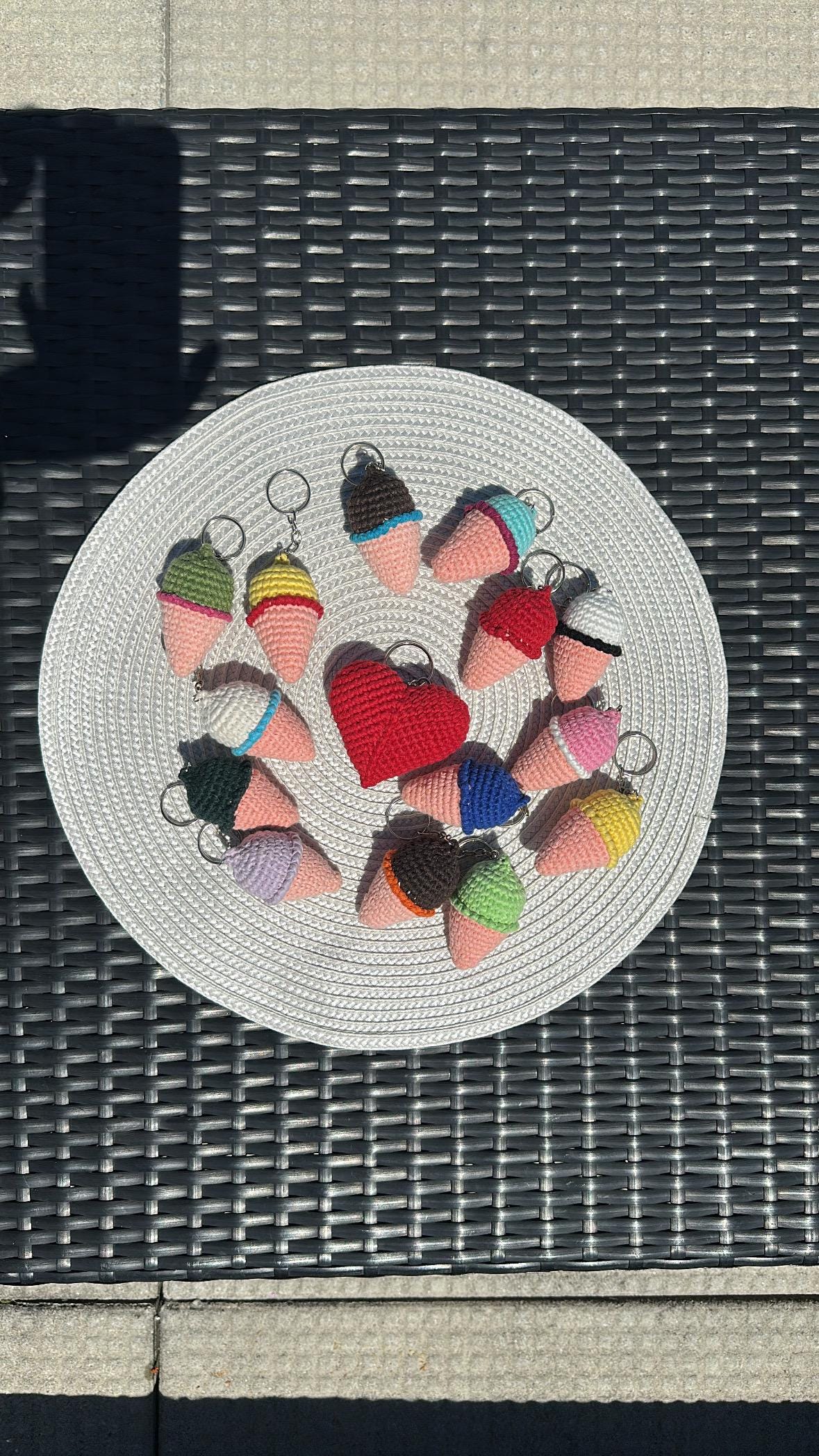 Handmade Crochet Ice Cream Keychain, Cute Cotton Yarn Charm in Assorted Colors, Fun Gift Idea, Small Bag or Key Ring Accessory