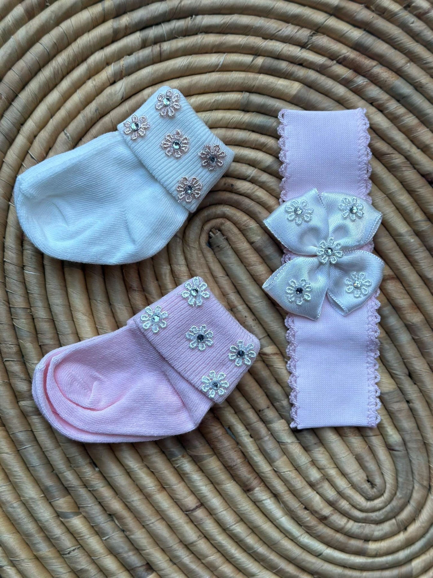 Newborn Baby Gift Set, 5 Piece Soft Cotton Socks and Hairbands, Adorable Handmade Accessories for Baby Girls and Boys