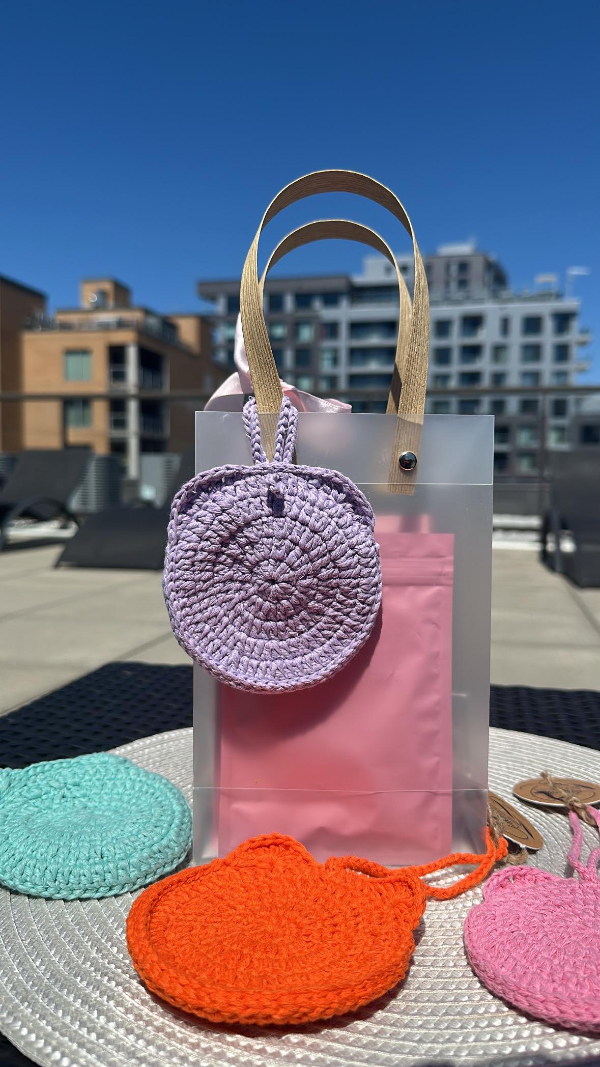 Handmade Crochet AirPods Case, 100% Cotton Yarn Earphone Pouch & Cute Bag Charm, Protective Cover Gift for Her